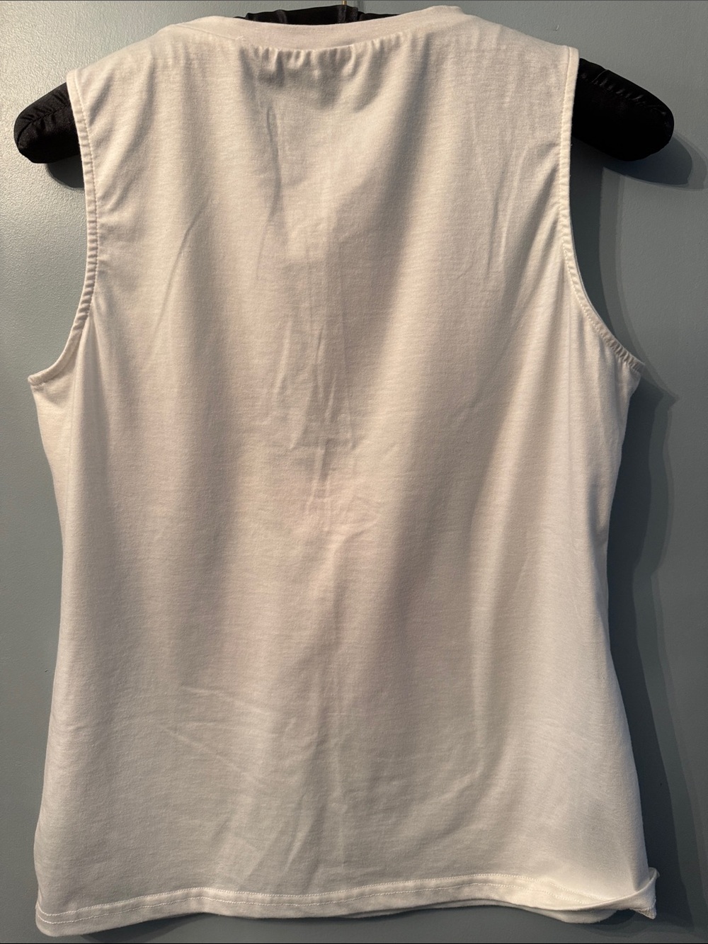 White Floral Sleeveless Tank Top - Picture 2 of 3